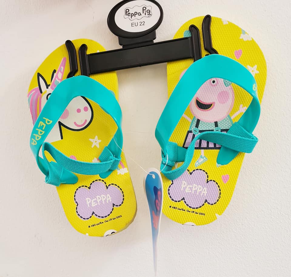 Peppa Pig flip flops yellow with Peppa Pig and unicorn 